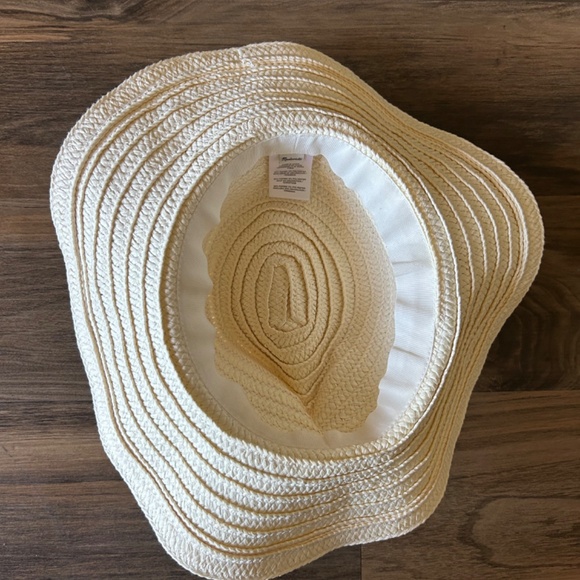 Madewell White and Tan Straw Hat - Picture 7 of 10